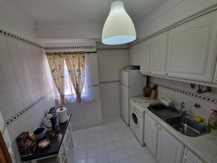 Charming Beachside Apartment- The Perfect Getaway! Albufeira Exterior photo