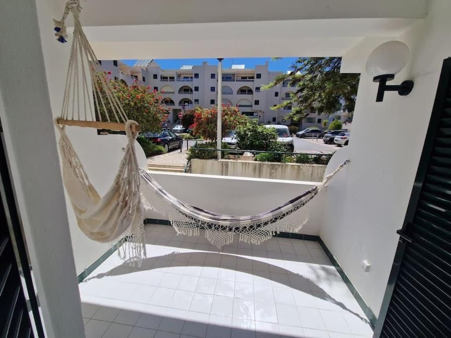 Charming Beachside Apartment- The Perfect Getaway! Albufeira Exterior photo