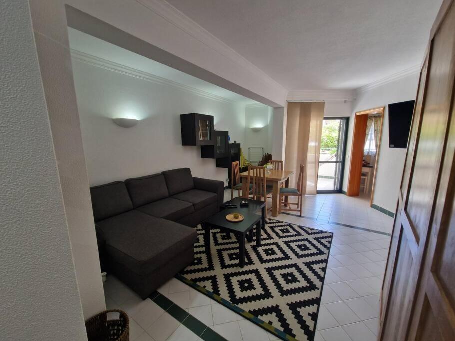 Charming Beachside Apartment- The Perfect Getaway! Albufeira Exterior photo