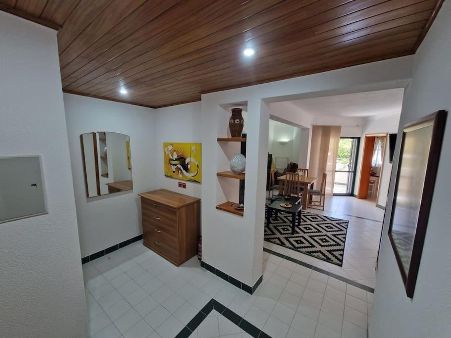 Charming Beachside Apartment- The Perfect Getaway! Albufeira Exterior photo